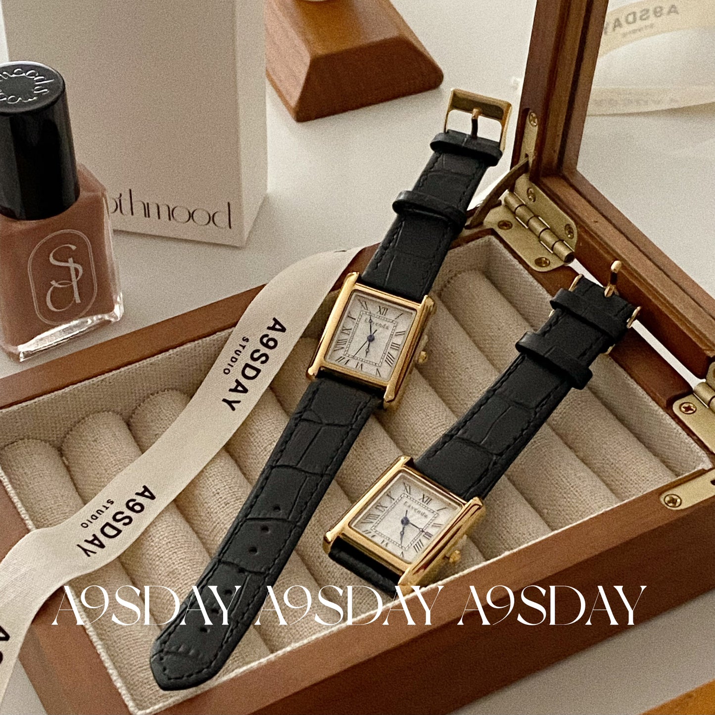 Classic Style Golden Black Leather Watch