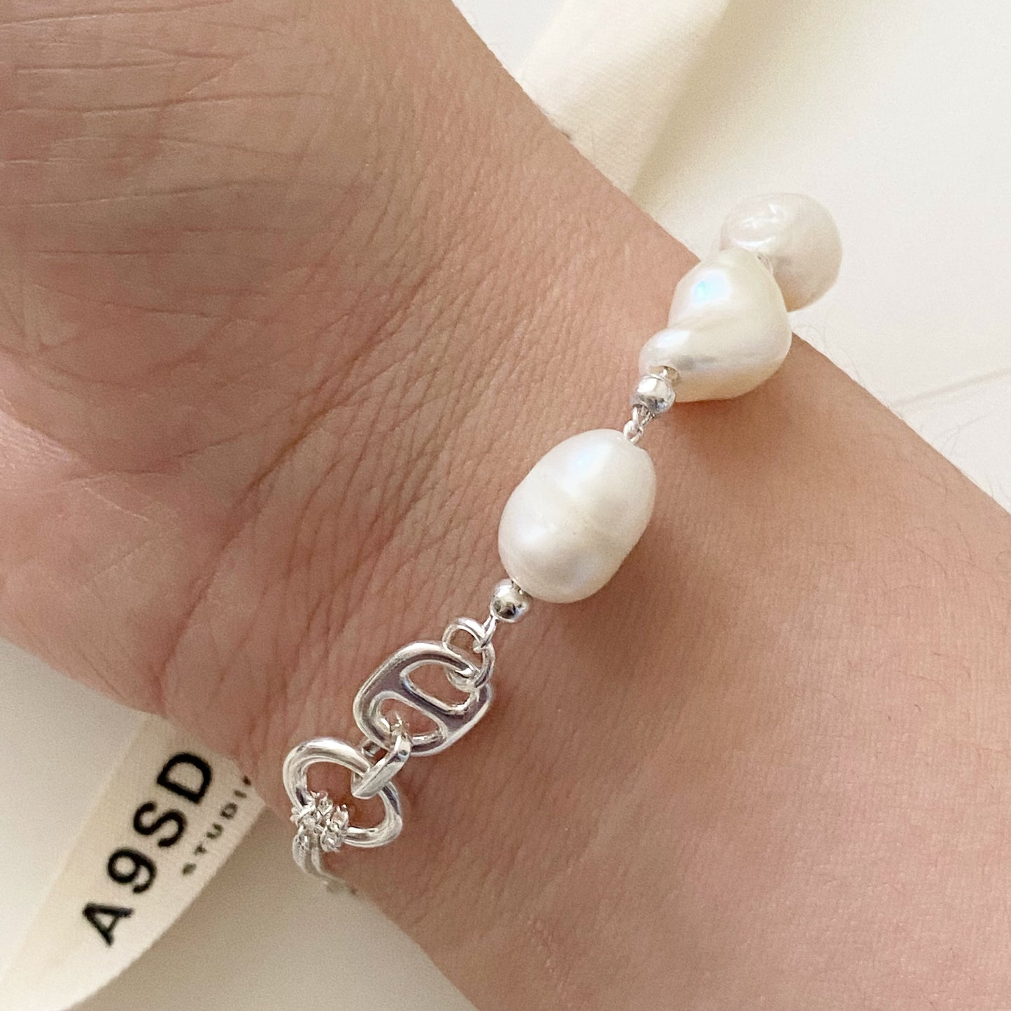 925 Silver Pearl "Bounding" Bracelet - B014