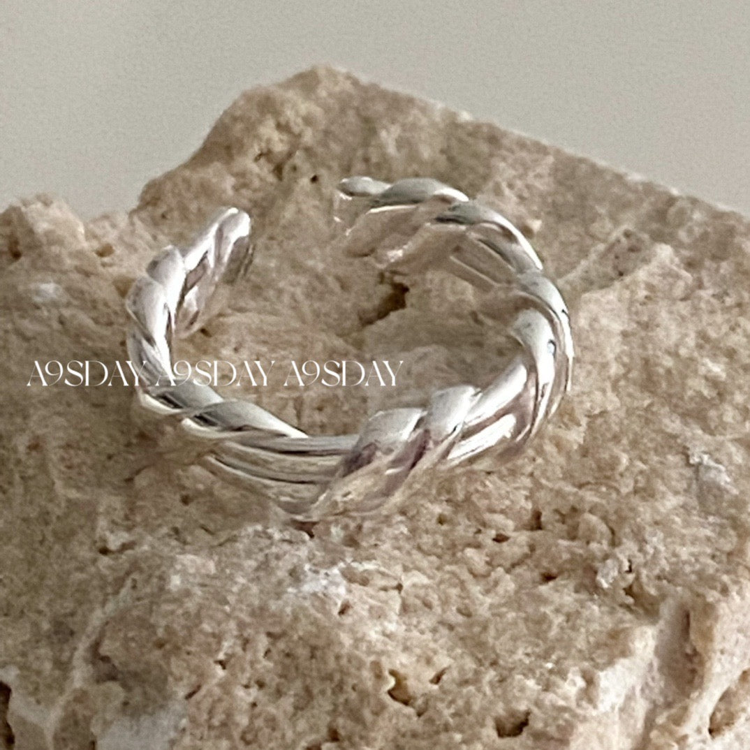 925 Silver Surrounding Twist Ring - R019